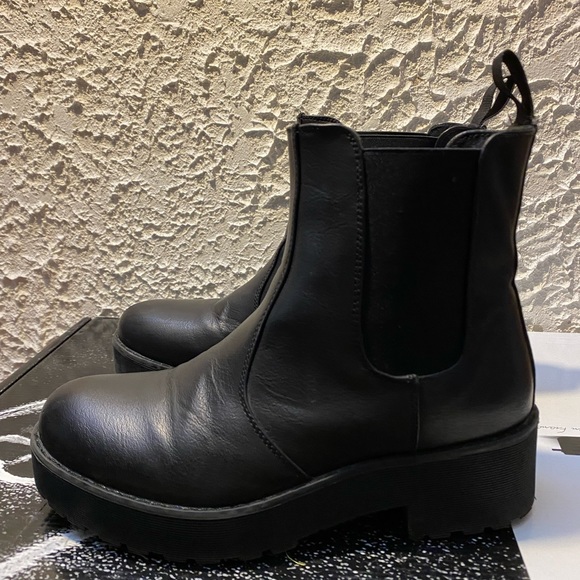 Plataform boots - Picture 2 of 8